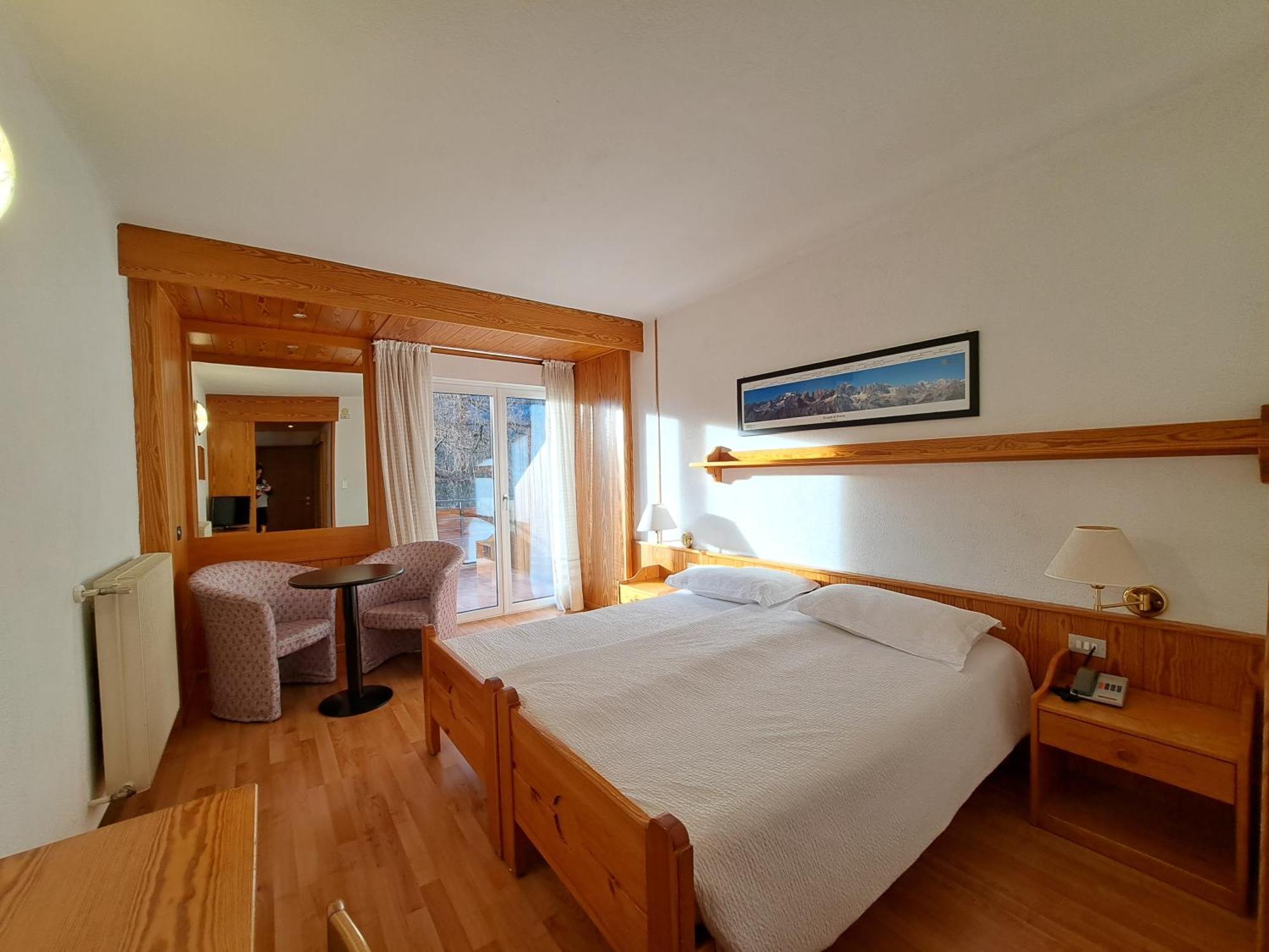 Lake&Nature Hotel Gloria Molveno Ngoại thất bức ảnh