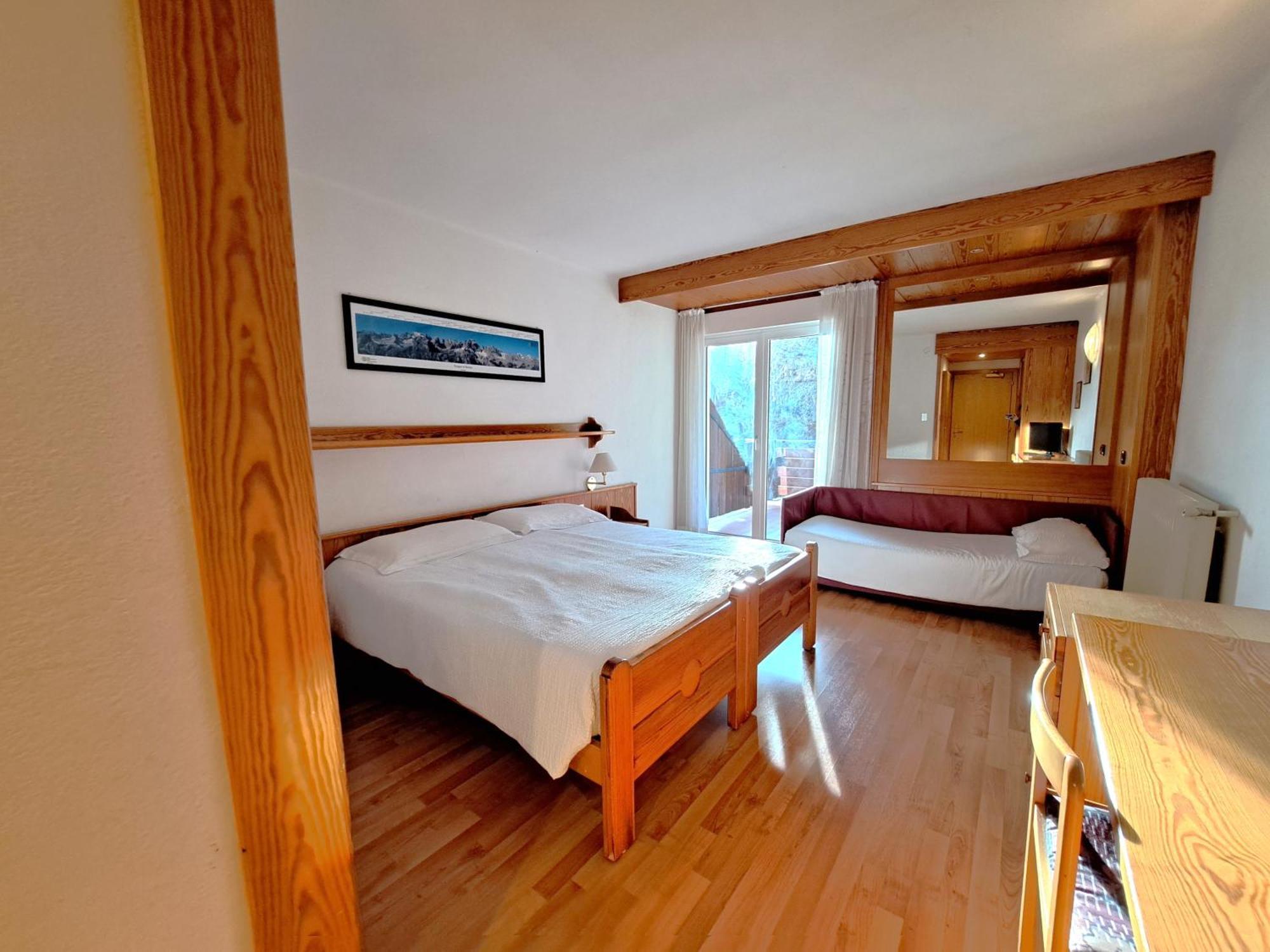 Lake&Nature Hotel Gloria Molveno Ngoại thất bức ảnh
